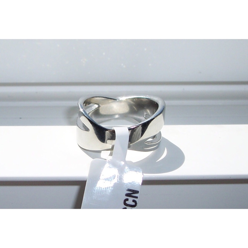 STAINLESS STEEL Top Grade Crystal Crossover Ring - Picture 10 of 16